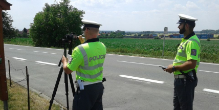 Známe místa stanovišť policejních hlídek zítřejšího Speed marathonu