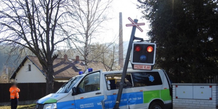 Hořovická nemocnice: Sanitku řídil náš dlouhodobý zaměstnanec, pacienta vezl k nám na ošetření