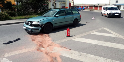 Aktuálně: Dopravní nehoda na kruhovém objezdu komplikuje provoz