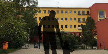 Rodiče pozor! Divný muž lákal děti na bonbony