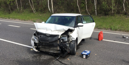 Aktuálně: Po střetu motorkáře s autem přistává na dálnici záchranářský vrtulník, dálnice je uzavřena!