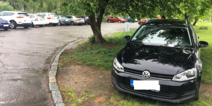 Foto dne: Málo parkovacích míst trápí nejednoho řidiče