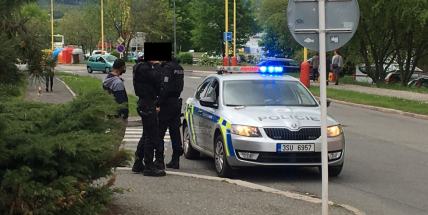 Potyčka mezi dvěma cizinci skončila napadením