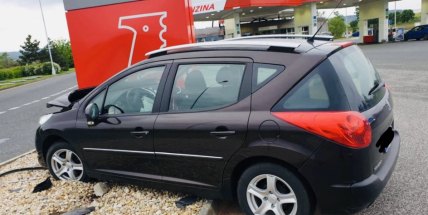 Peugeot atakoval cenový totem na čerpací stanici