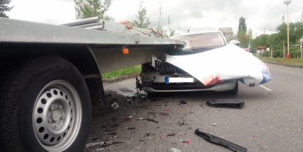 Aktuálně: Řidič Superbu nedobrzdil a narazil do přívěsu