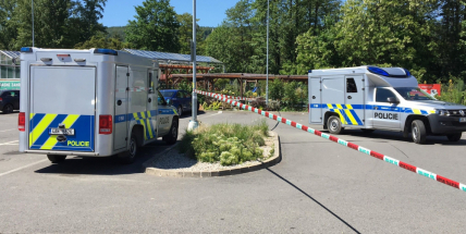 Aktuálně: Kriminalisté šetří pokus o vykradení trezoru a bankomatu