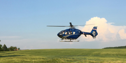 Aktuálně: Kůň kopl muže do hrudníku, spěchal pro něj záchranářský vrtulník