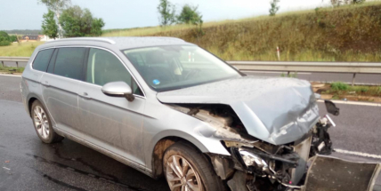 Zapršelo: Na dálnici odstraňují následky tří dopravních nehod