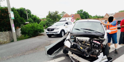 Aktuálně: Nedal přednost traktoru, zdemoloval Hyundai
