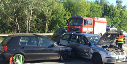 Aktuálně: Výjezd z Lidlu komplikuje dopravní nehoda se zraněním nezletilé osoby