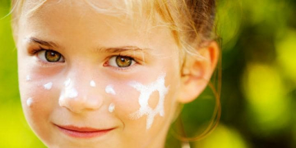 Opalovací krémy pro děti, ne všechny splňují kritéria