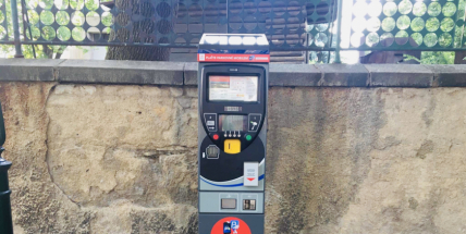 Nové parkovací automaty již přijímají bezhotovostní platby