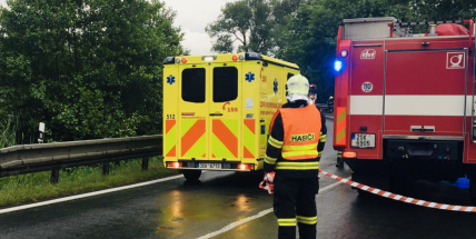 Aktuálně: Na Strakonické přistává vrtulník, policisté komunikaci uzavřeli