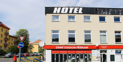 Malá hala Zimního stadionu se dočká nového osvětlení, na velké hale probíhá rekonstrukce střechy