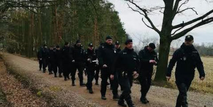 Aktuálně: Muž se chtěl zapálit a skočit ze skály. Zachránila ho policie
