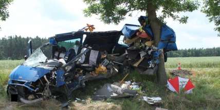 Včerejšek na příbramských silnicích: Těžké zranění a škoda přes milion