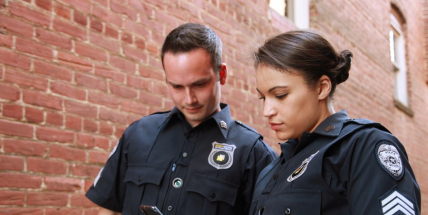 Turistům v Chorvatsku a Bulharsku jsou o prázdninách k dispozici čeští policisté