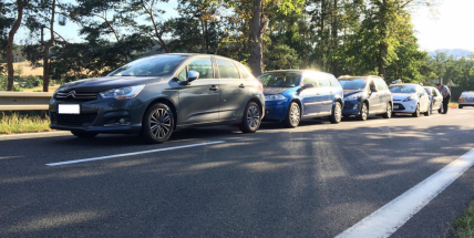 Aktuálně: U Zrůbku se srazilo pět aut, doprava je vedena jedním pruhem