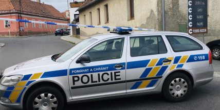 Pro sraženou cyklistku spěchal vrtulník záchranářů