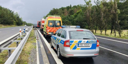 Dálnice opět v problémech, u Dobříše uzavřela nehoda jízdní pruh