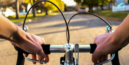 Do povinné výbavy kola patří i bezpečná řídítka