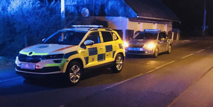 Vrtulník v noci spěchal k těžce zraněnému mladíkovi, který byl po bodnutí do břicha ve vážném stavu!