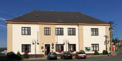 Drahlín získal dotaci na dětské hřiště, nikdo ho však nechce postavit