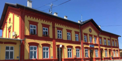 Zbrusu nový motorový vlak se stevardy dorazí zítra do Příbrami