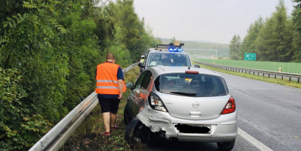 U Voznice dostal smyk a zdemoloval auto o svodidla