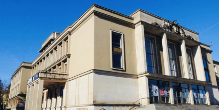 Stavba výtahu v kulturním domě je v plném proudu