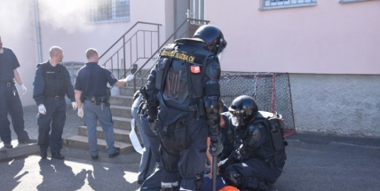 „Vylepšené“ zásilky mířily do věznice, ženy je pašovaly v různých tělních dutinách