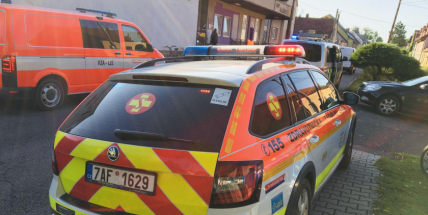 Aktuálně: Po střetu dodávky s chodcem spěchal pro zraněného vrtulník