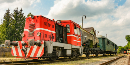 Nádraží v Rožmitále zaplnily davy lidí