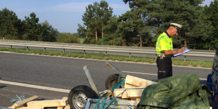 Na dálnici šetří policisté střet dvou vozidel