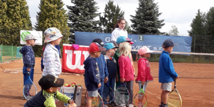 Příbramský tenisový klub Roja nedostal dotaci, přesto děti o vánoční turnaj nepřijdou