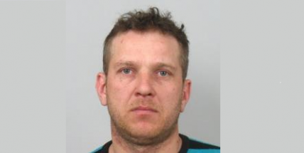 Policisté pátrají po muži z Rumunska, záměrně se skrývá