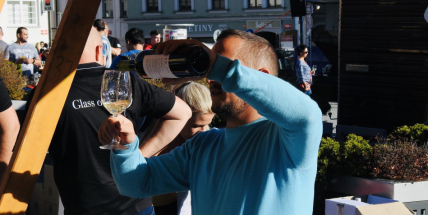 V Příbrami teklo víno proudem