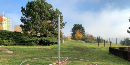 Hřiště ve Školní ulici bude mít novou lanovou pyramidu