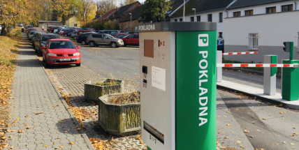Parkování u hřbitova v období Památky zesnulých trápí občany města