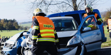 Dopravní nehoda tří aut uzavřela Strakonickou