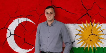 Zastupitel Pirátů v Příbrami prosadil vyvěšení kurdské vlajky