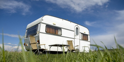 Díky novému fondu na podporu turistického ruchu vzniknou parkovací místa  pro karavany v kempu Trhovky i v Tetíně