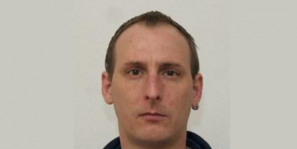 Policisté pátrají po šestatřicetiletém muži. Hledaný  neplní dohled ve zkušení době podmíněného propuštění