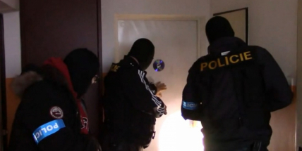 Dealerka pervitinu si sehnala několik řidičů, za jejich ochotu platila drogami