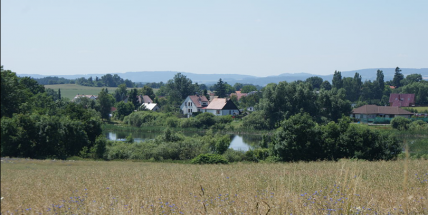 V obci Lazsko neplatí lidé za svoz odpadu ani za psy