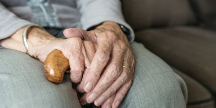 Místa v domovech seniorů zoufale chybí, ve frontě čeká 250 žadatelů