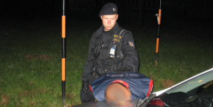 Se zbraní v ruce vyhrožoval zabitím. Fantom příbramských prodejen byl dopaden