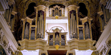 Diecéze daly loni na památky 1,4 mld. Kč, další peníze dávají řády