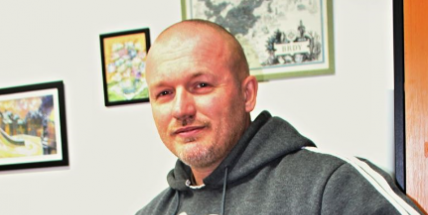 Truhlář z Jinec se po devíti letech vrátil ke zvedání činek. Dnes je mistrem světa v benchpressu