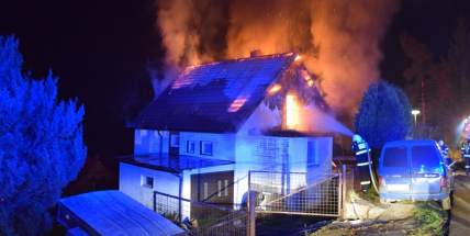 Požár rodinného domu v Solenicích způsobil škodu za tři miliony